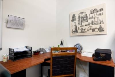 Office desk for rent